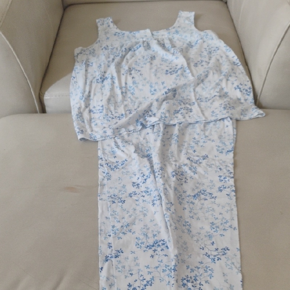 Floral Blue and White Women's Sleepwear Set